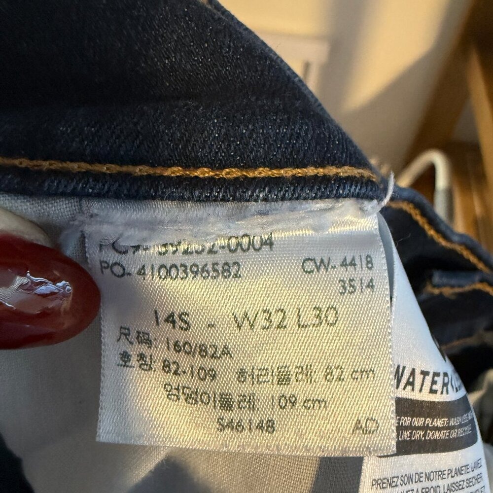 Levi's Women's Classic Boot Jeans Dark Wash Size 14S W32 L30 - Picture 2 of 4